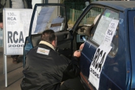 Răscumpărările asigurărilor de viaţă au frânat creşterea pieţei în 2012