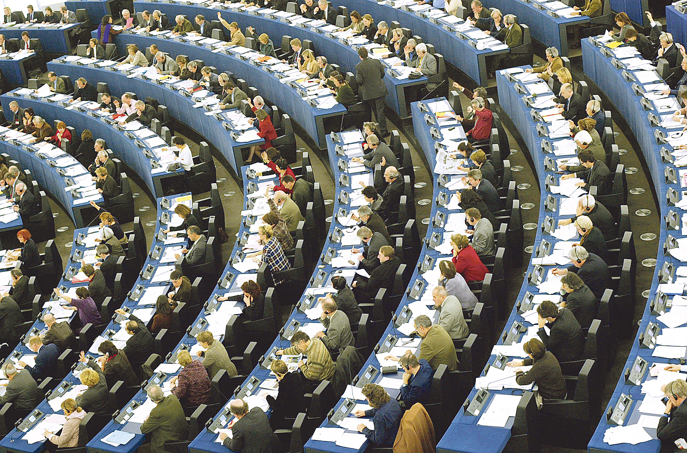 Votul Parlamentului European lasă biocarburanţii în aer