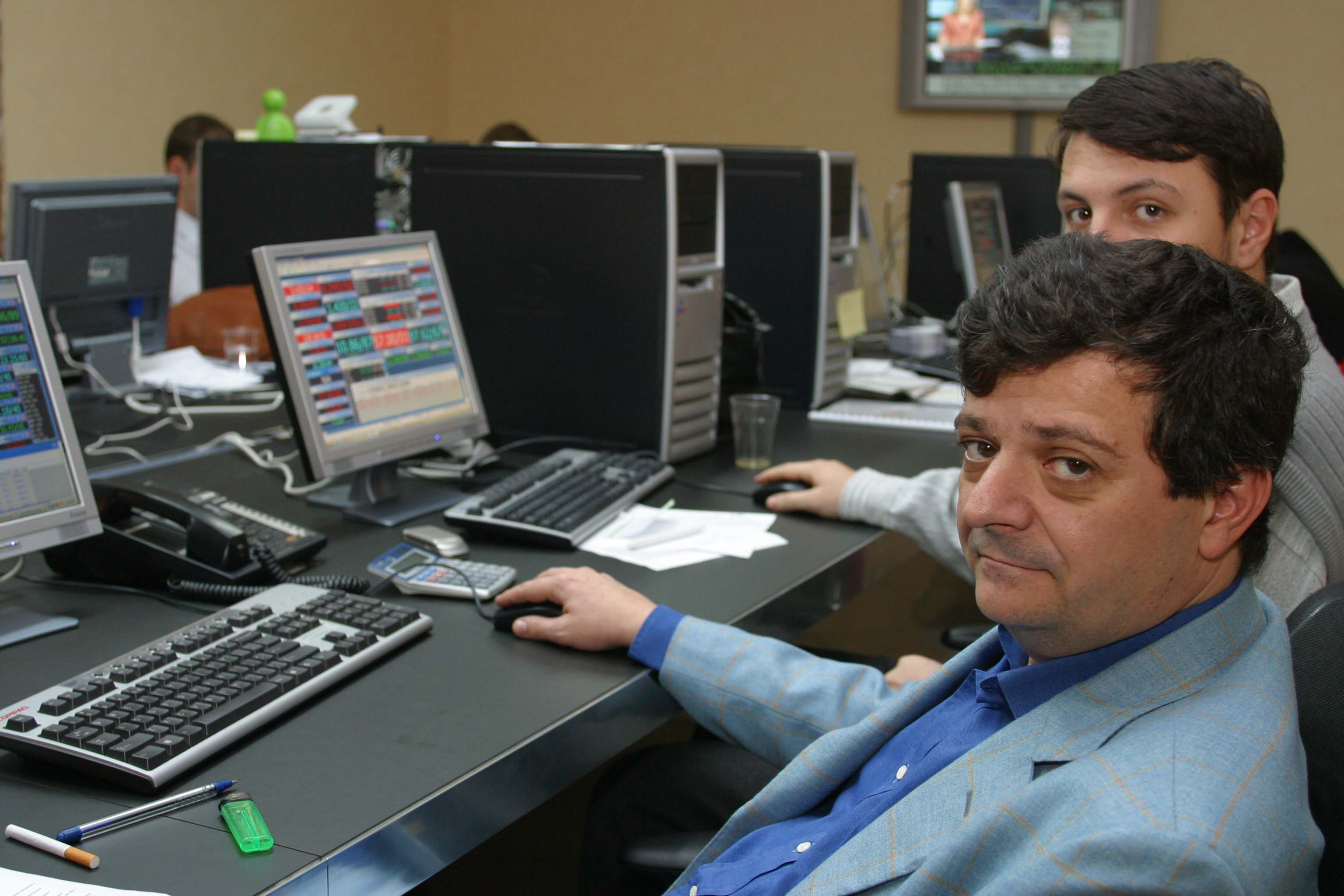 ”Cursul nu va trece de 4,6 lei/euro”. VEZI cine e românul care a vrut să se angajeze la fondul lui George Soros și a fost respins
