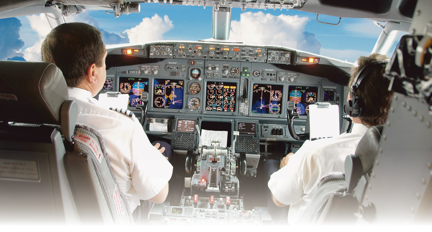 Hackerii pretind că pot deturna un avion cu o simplă aplicație pentru smartphone
