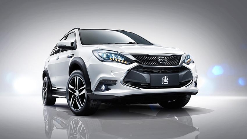 Constructorul chinez BYD a făcut un SUV hibrid mai performant decât Porsche Cayenne hibrid