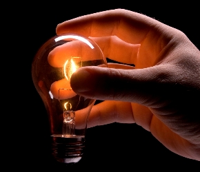 Liberalizarea prețului energiei electrice, astăzi, pe masa Guvernului