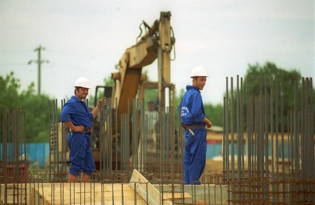 Mai puține autorizații de construire