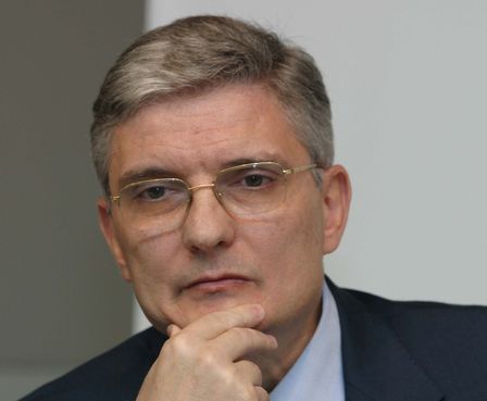 De ce reglementarea/supravegherea a eşuat