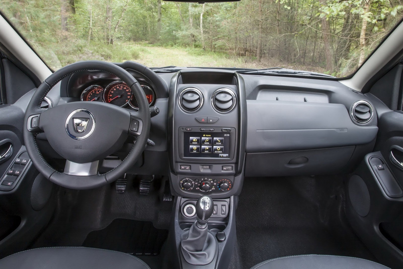 Dacia a înțeles: noul Duster are comenzile pentru geamuri pe uși
