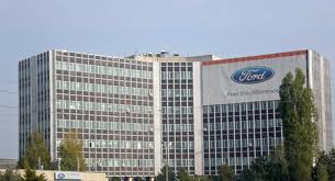 Ponta, în vizită la Ford: „Dezvoltarea economică a României depinde de atragerea şi extinderea unor astfel de investiţii”