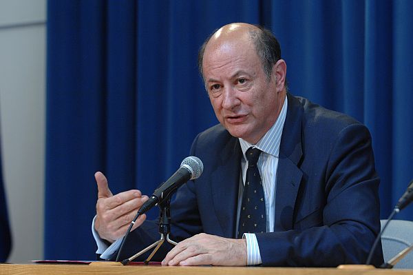 Polonezii: „Nu suntem interesaţi de aderarea la o zonă euro care s-ar putea prăbuşi ulterior”