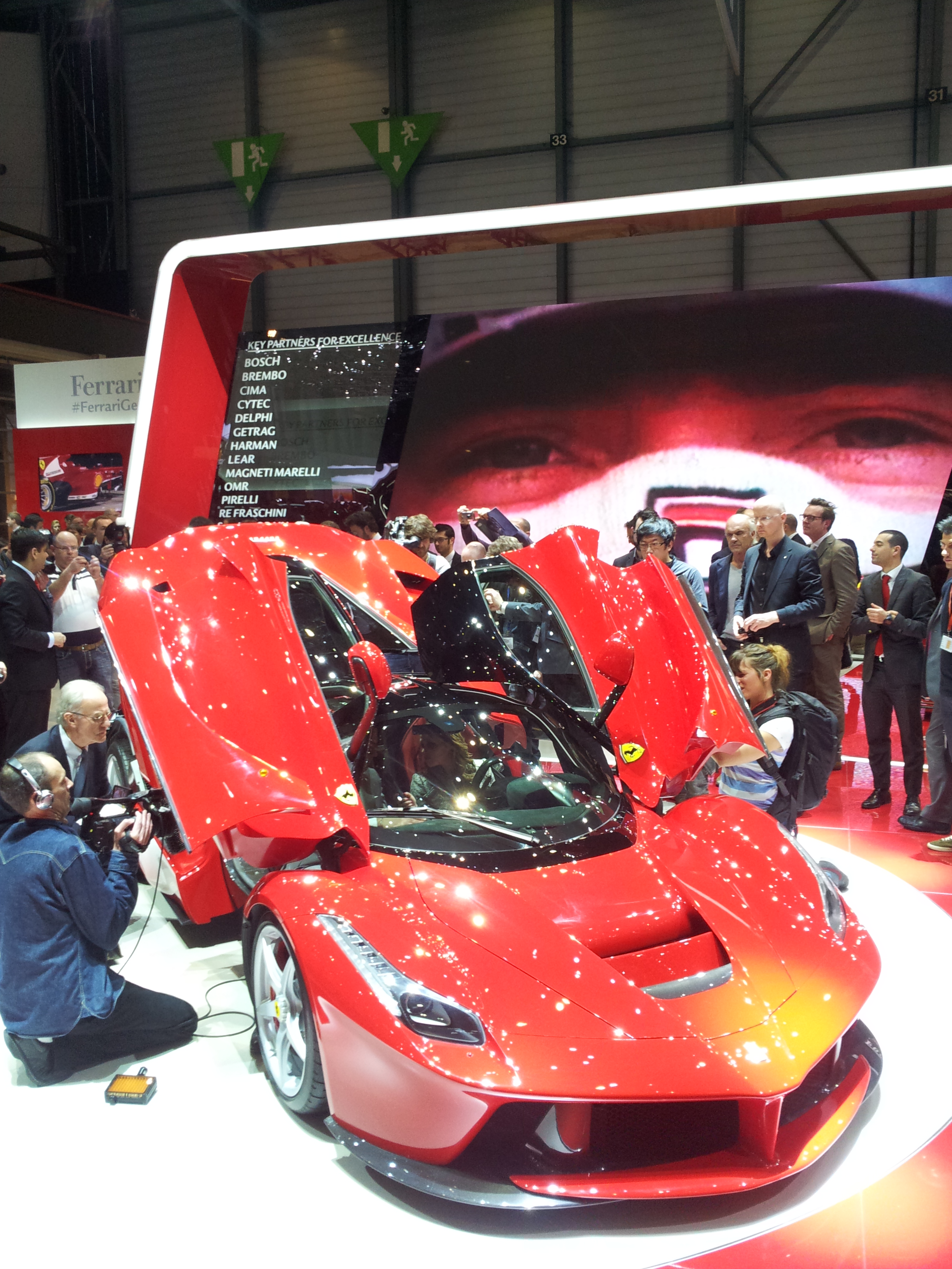 LaFerrari: Primul hibrid l FOTO