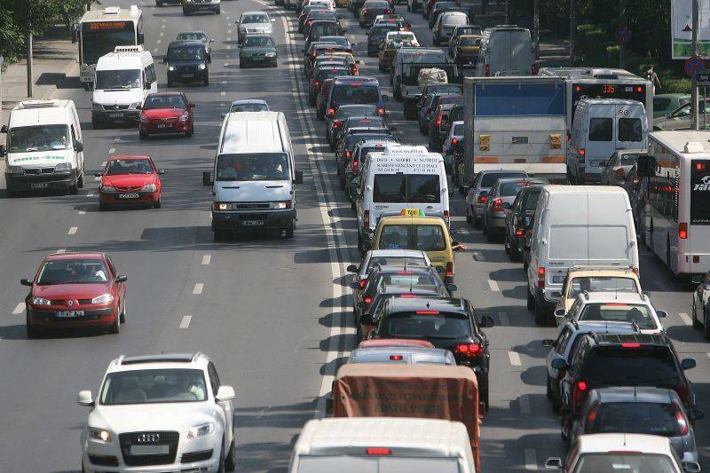 Aproape jumătate dintre bucureșteni dețin o mașină