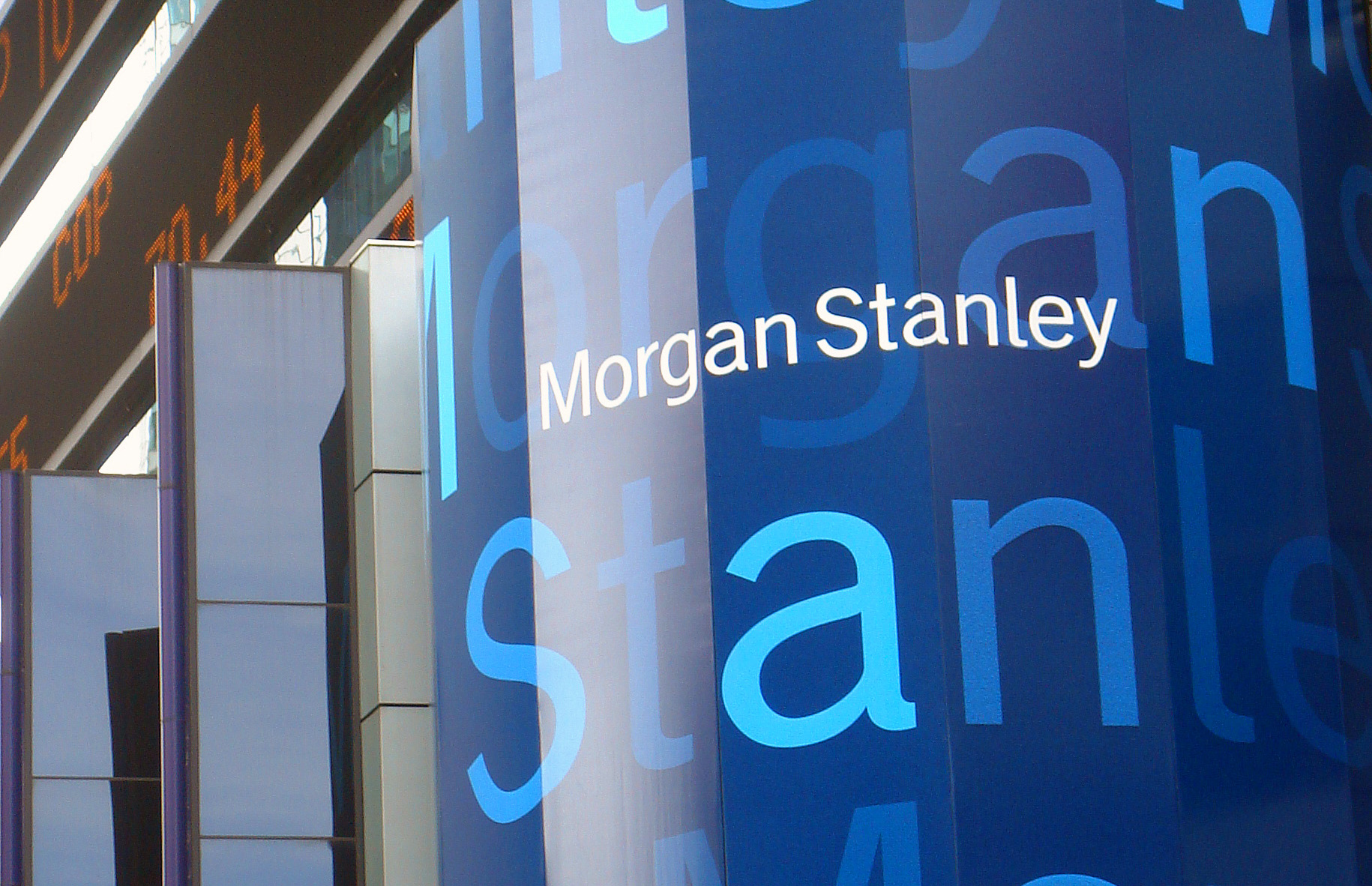 Oficial Morgan Stanley: “Marile economii dezvoltate sunt în prezent în pragul recesiunii”
