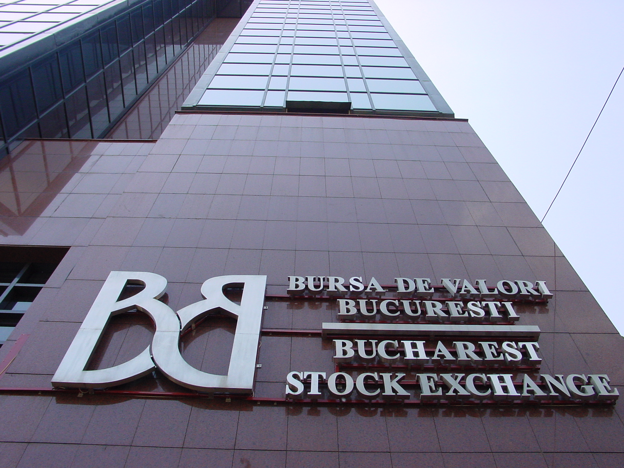 Statul nu mai scoate la Bursă companiile din energie