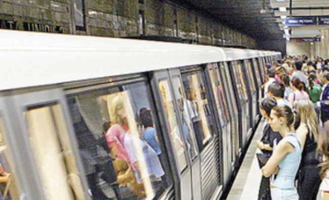 A început scoaterea metroului blocat în depoul Metrorex din Berceni - santerestaurant.ro
