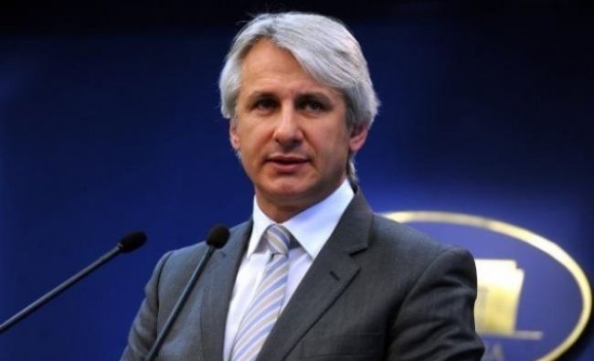 Benzina și motorina se ieftinesc. Anunțul făcut de Eugen Teodorovici