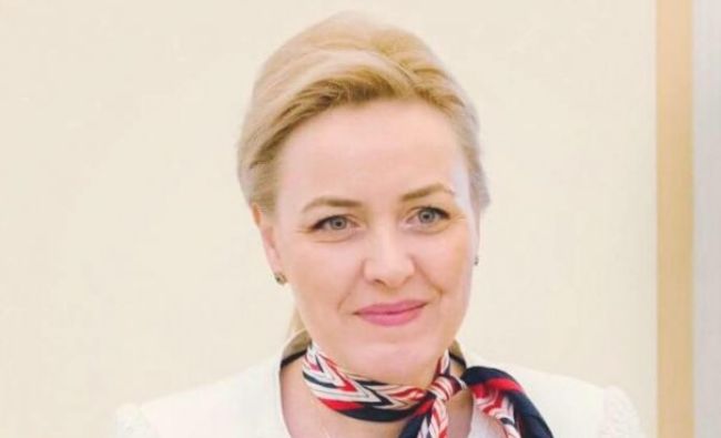 Ce mașină conduce Carmen Dan. A costat 60.000 de euro