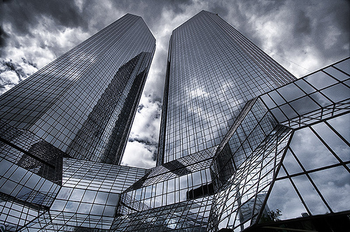 Deutsche Bank strânge de 4,8 miliarde euro pentru capitalizare