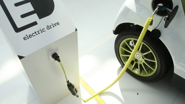 Parcare cu sisteme de alimentare pentru mașini electrice pe Bulevardul Unirii