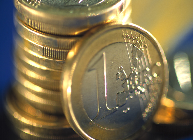 Se reiau plățile europene pe POSDRU, dar cu o corecție de 10%